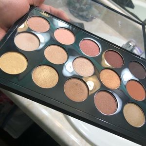 MAC eyeshadow palette